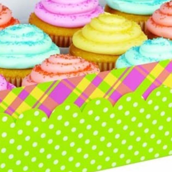 2 - WILTON EASTER HOP & TWEET CUPCAKE BOX - Picture 7 of 7